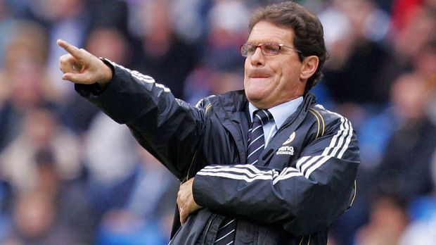 
                <strong>Fabio Capello</strong><br>
                Fabio Capello: Nun durfte sich ein Italiener versuchen. Capello brachte das landestypischen Catenaccio mit - und hatte tatsächlich Erfolg. Trotz zwischenzeitlich großem Rückstand auf die Spitze gewann Real Madrid 2007 den spanischen Meistertitel. Doch das alleine reichte den Bossen nicht. Und so musste Capello nach nur einem Jahr auch schon wieder gehen. Der unattraktive Spielstil ist der Führungsriege des Klubs ein Dorn im Auge gewesen.
              