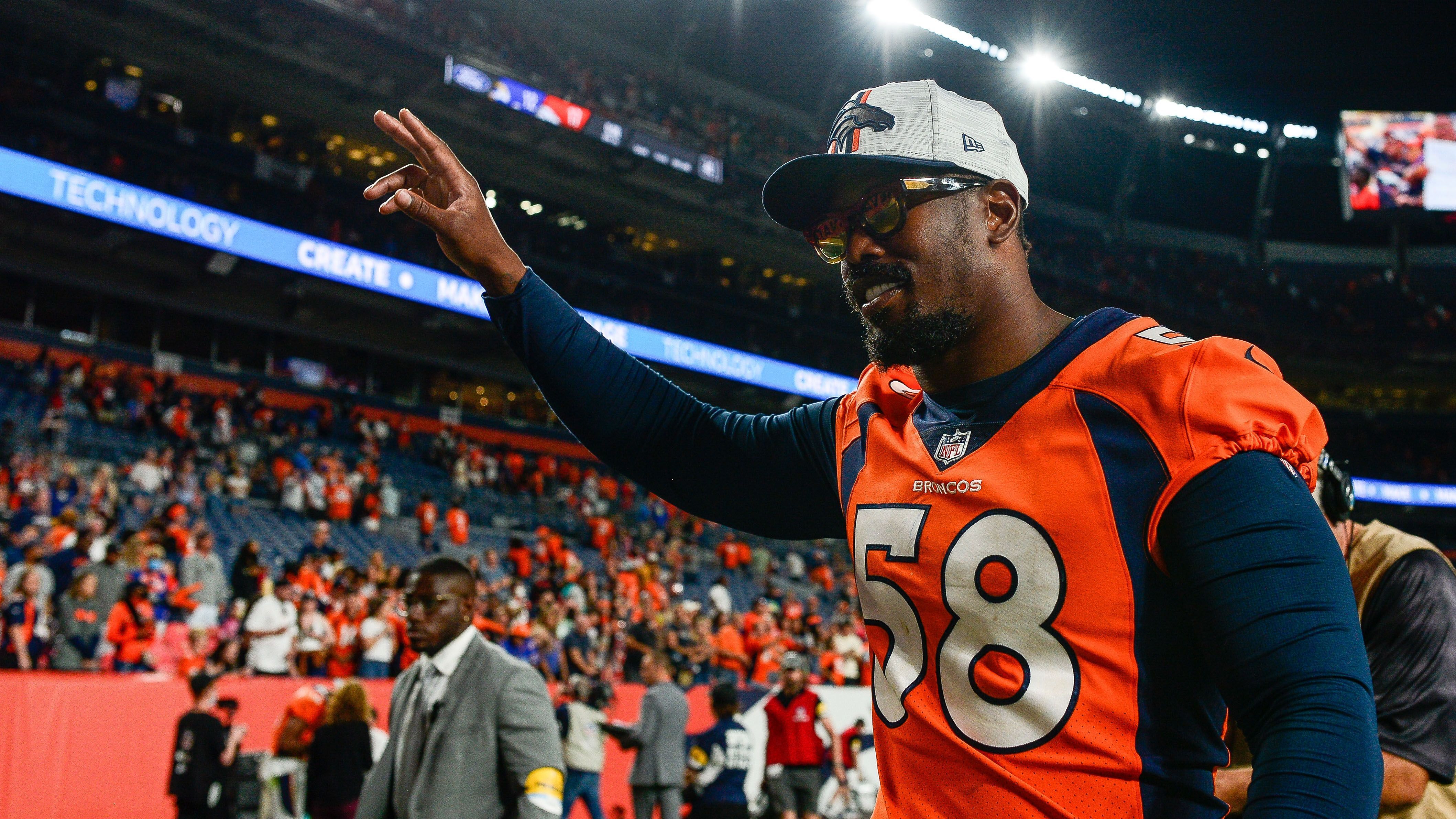 
                <strong>Last-Minute-Trades vor der Deadline - Diese NFL-Spieler wechselten noch das Team </strong><br>
                Das Trade-Fenster in der NFL ist zu. Auf den letzten Drücker wechselten noch einige Spieler die Teams - das große Feuerwerk rund um Deshaun Watson blieb aber aus. ran hat die wichtigsten Trades der letzten zwei Tage vor der Deadline in der Übersicht. 
              