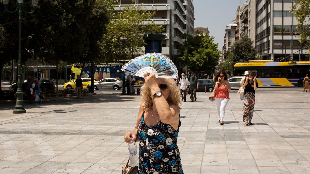 In Griechenland sorgt eine mehrtägige Hitzewelle für Temperaturen von örtlich bis zu 45 Grad.