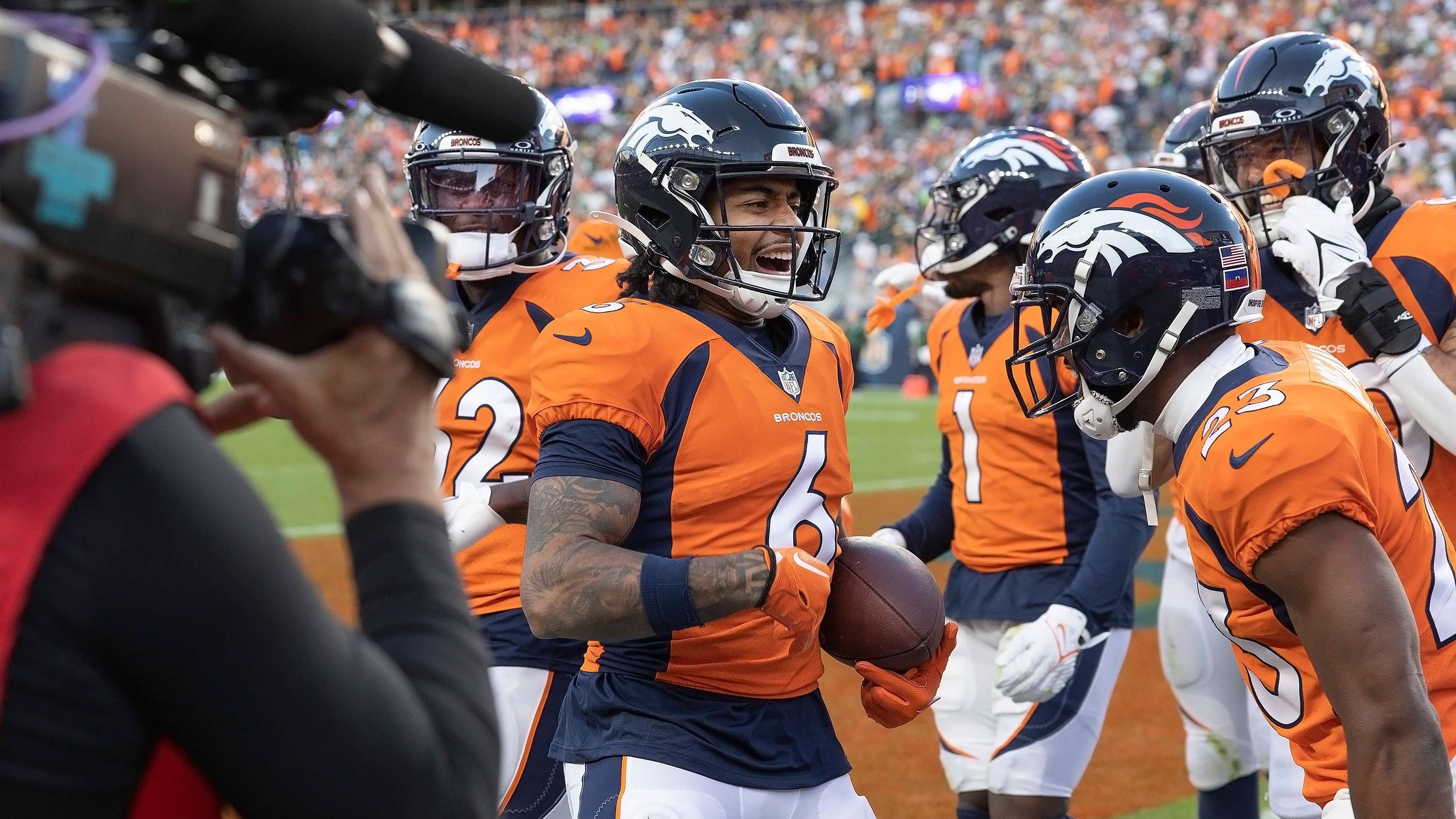 <strong>Denver Broncos<br></strong>Altersdurchschnitt: 26,2 Jahre<br>Jüngster Spieler: Marvin Mims Jr. (21)<br>Ältester Spieler: Russell Wilson (34)
