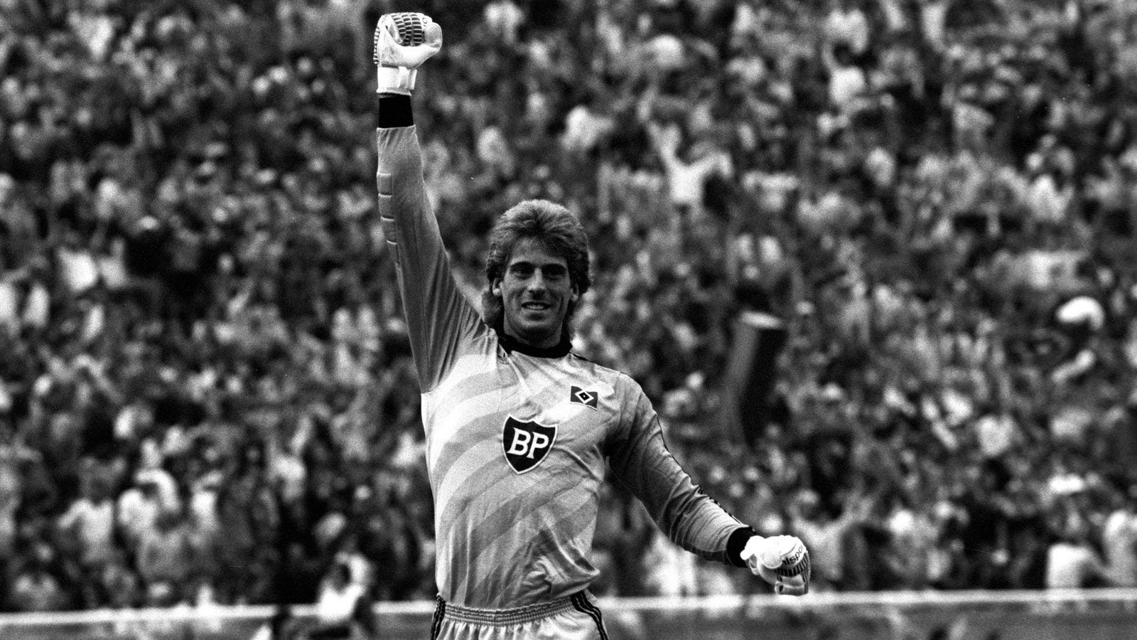 
                <strong>Platz 10: Uli Stein (Hamburger SV)</strong><br>
                Minuten ohne Gegentor: 603 Minuten - Saison: 1985/86
              