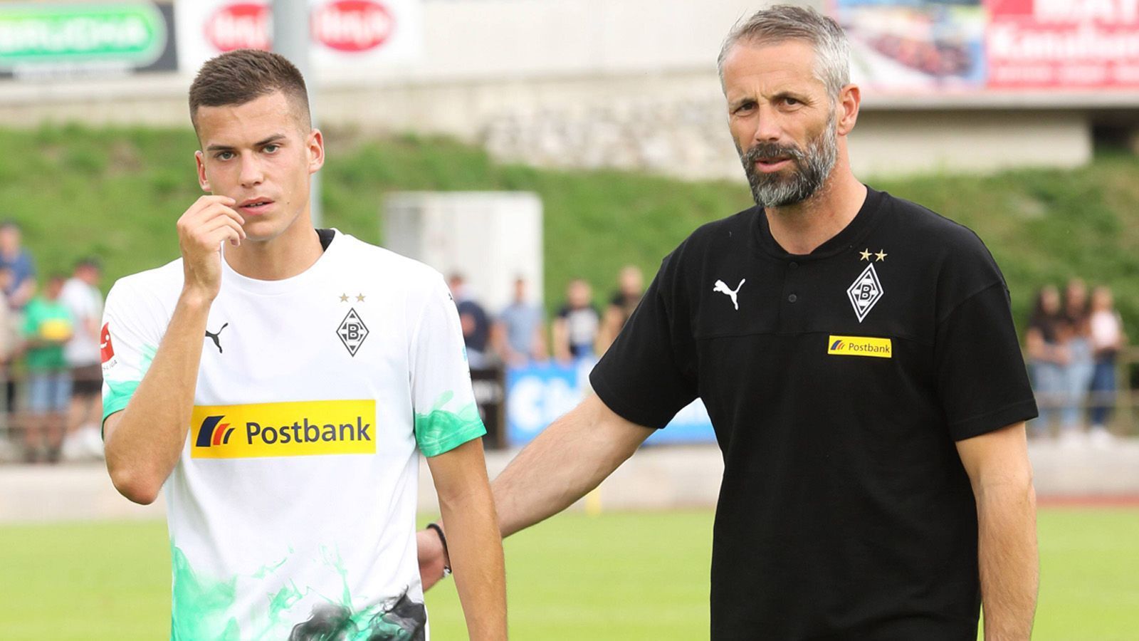 
                <strong>Borussia Mönchengladbach</strong><br>
                Neu-Coach Marco Rose lässt seine Spieler beim Thema Handy an der langen Leine, die Handynutzung ist generell überall erlaubt. Jedoch soll sich die Nutzung auf ein gesundes Maß beschränken, der ständige Gebrauch ist nicht gern gesehen.  
              