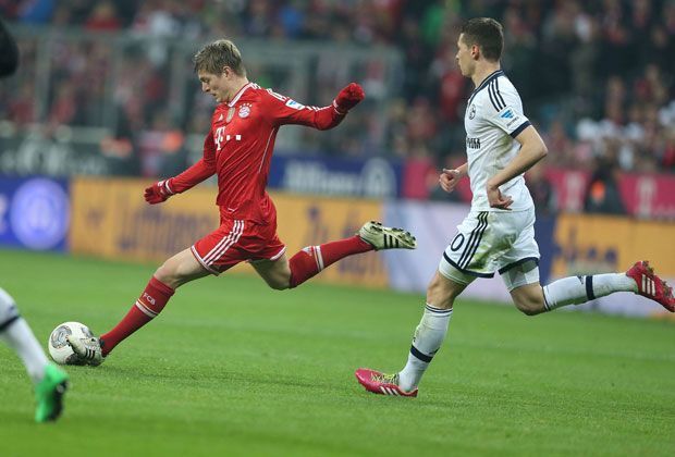 
                <strong>Toni Kroos (FC Bayern)</strong><br>
                Platz 5: 153 Ballkontakte hat Toni Kroos am 1. März 2014. Beim 5:1-Sieg der Bayern gegen den FC Schalke 04 ist der Nationalspieler der Antreiber im Mittelfeld.
              