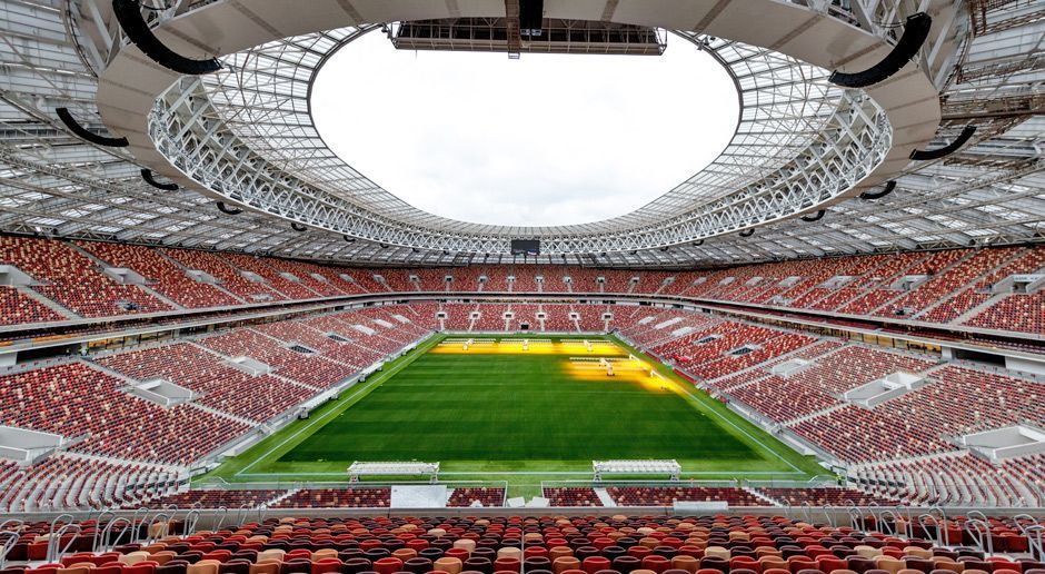 
                <strong>WM-Stadien</strong><br>
                Bei der Weltmeisterschaft 2018 in Russland wird es insgesamt zwölf Austragungsorte geben. ran.de zeigt alle WM-Stadien in einer Galerie.
              