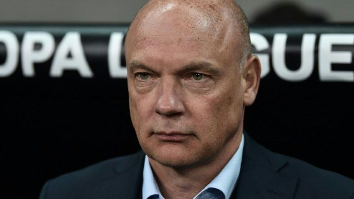 Uwe Rösler sieht City im Duell mit Schalke klar vorne