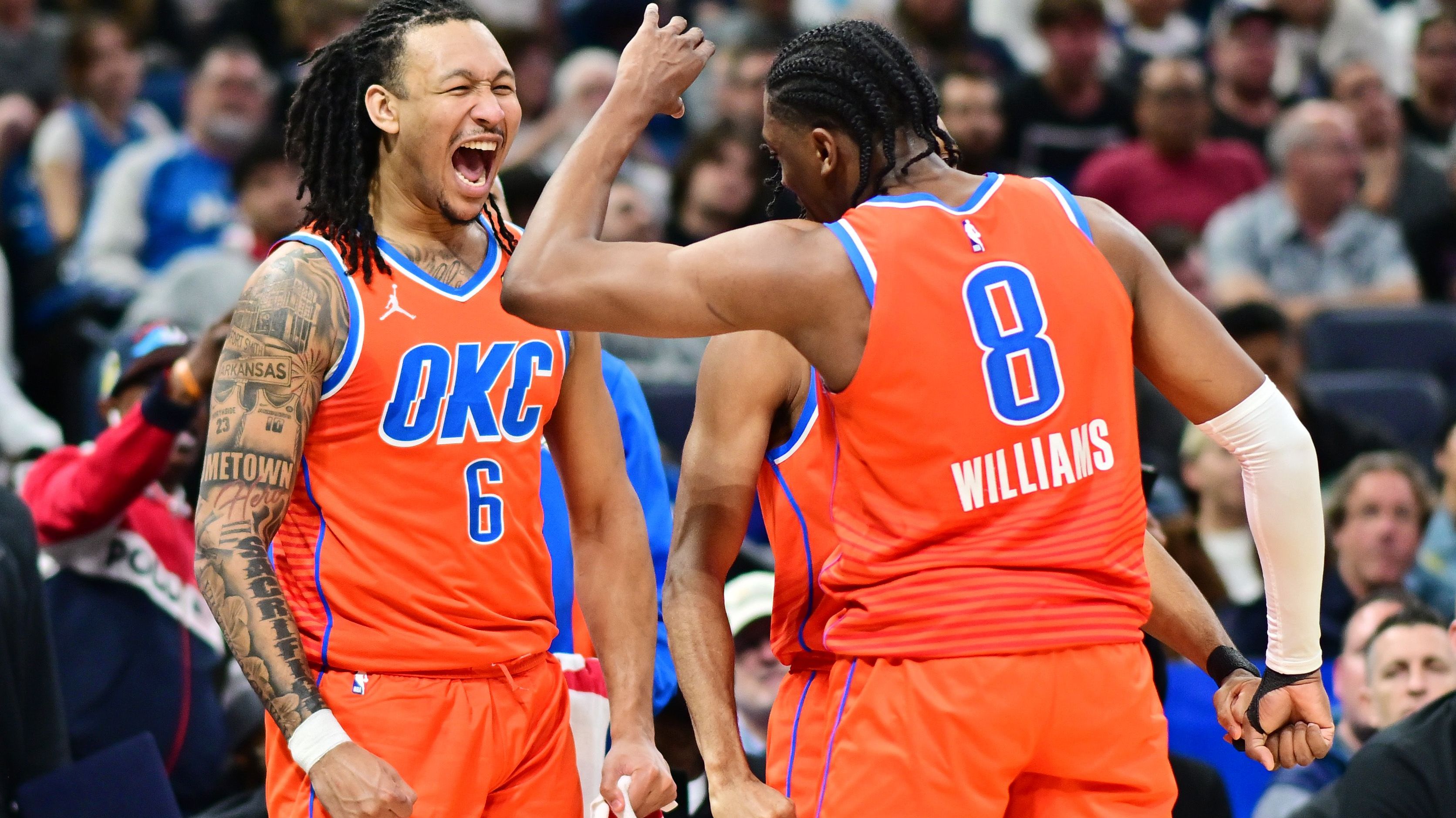 <strong>4. Oklahoma City Thunder (zuvor Rang 6, 37:17) </strong><br>-35 bei den Mavs. Was war da denn los? Danach aber bei den Siegen gegen die Kings und bei den Magic mit Wiedergutmachung. SGA ist langsam unheimlich. Der Guard trifft im neuen Jahr nun auch den Dreier zu weit über 40 Prozent. Im Februar sind es bisher sogar absurde 64 Prozent.