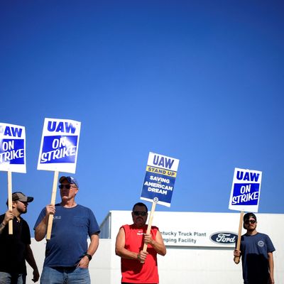 Streikende Beschäftigte eines Ford-Werks in Kentucky