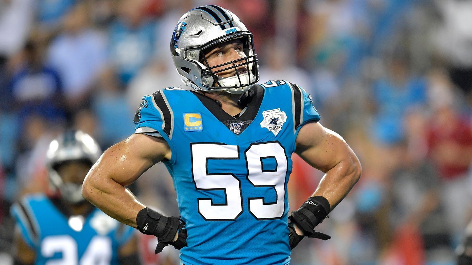 
                <strong>Verlierer: Carolina Panthers</strong><br>
                ... die weit hinter den Erwartungen blieb. Das Resultat: Head Coach Ron Rivera wurde entlassen. Nach der Saison dann die nächsten Schockmeldungen - Luke Kuechly hängt die Football-Schuhe an den Nagel, Routinier Greg Olsen will sich ein neues Team suchen oder ebenfalls in die Football-Rente gehen. Dazu kommt noch: Die Zukunft von Quarterback Cam Newton bleibt weiter offen. Ein verlorenes Jahr für das Team aus Charlotte.
              