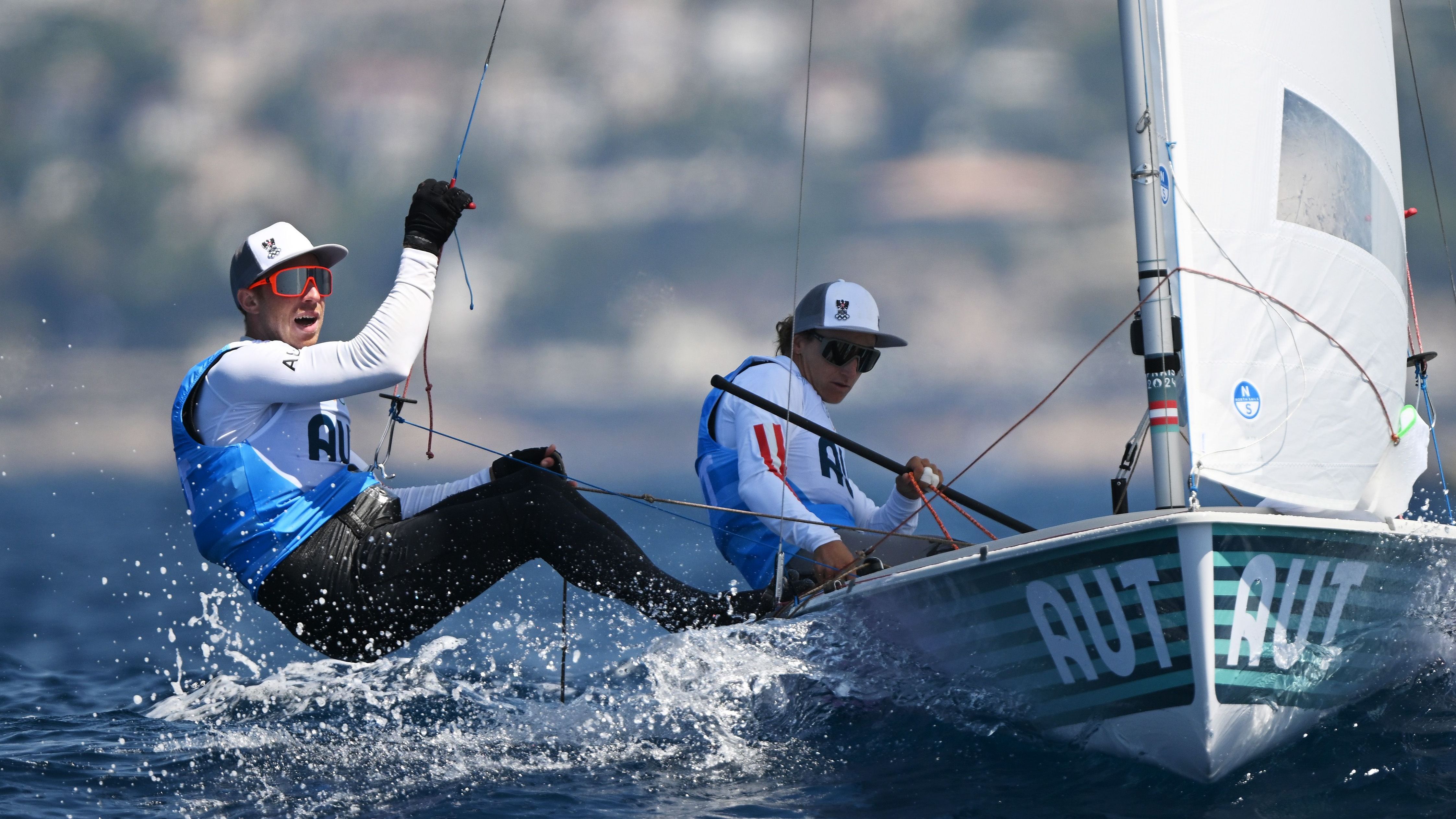 <strong>Olympia 2024: Die besten Bilder des neunten Tages</strong><br>Vollen Einsatz zeigen die Athleten auch beim Segeln.