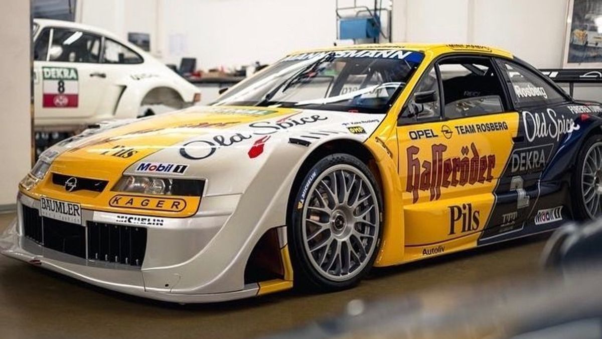 Stefan Mücke hat den Calibra von Rosberg für die Lausitz vorbereitet