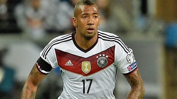 
                <strong>Jerome Boateng</strong><br>
                Jerome Boateng: Der Abwehrchef des FC Bayern München ist an beiden Gegentoren unbeteiligt und schaltet sich ab und an in die Offensive ein. Eine solide Partie: ran-Note: 3
              