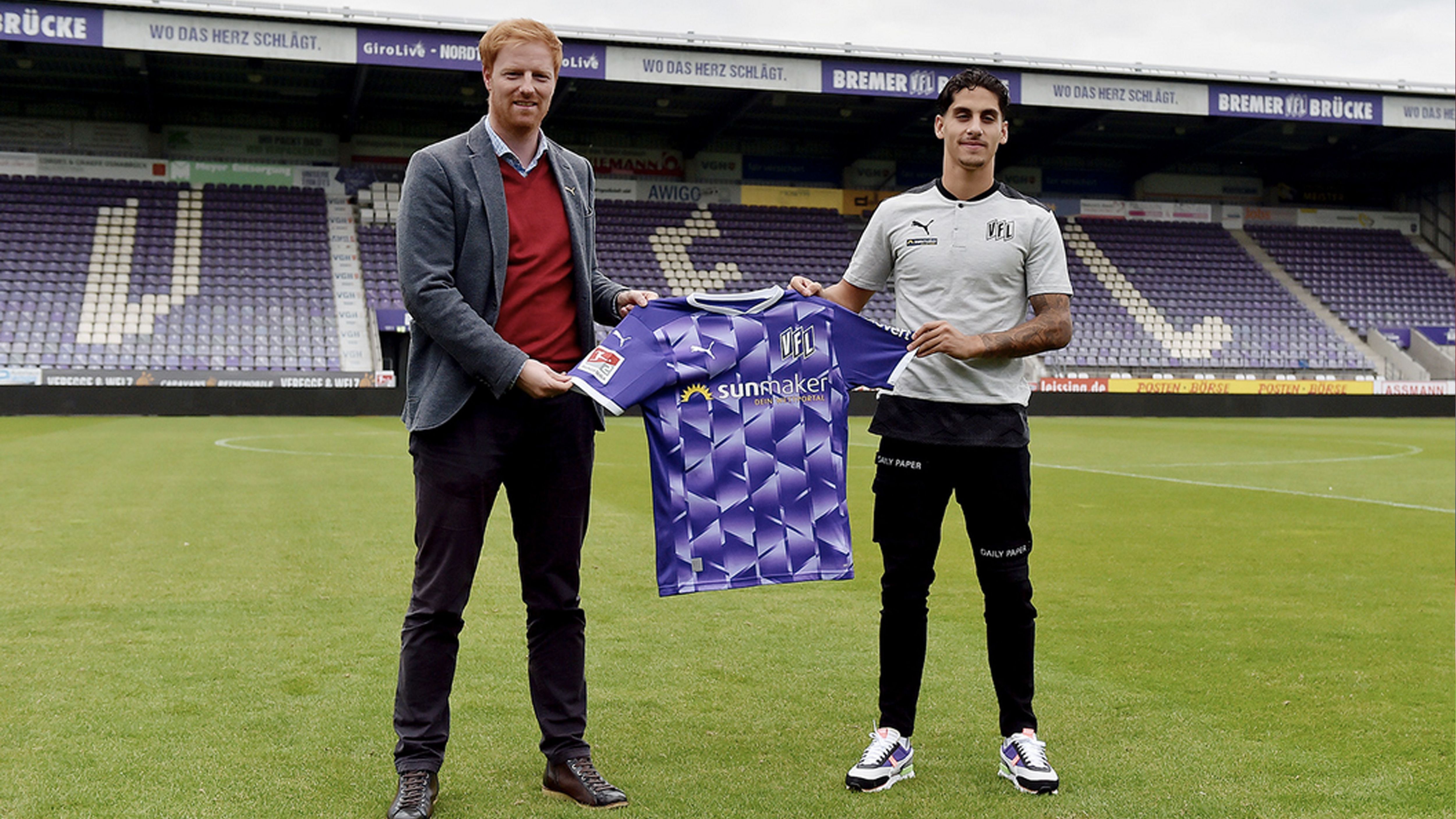 
                <strong>Ludovit Reis (VfL Osnabrück)</strong><br>
                Der VfL Osnabrück hat einen waschechten Transfercoup gelandet. Wie der Verein auf seiner Homepage bekanntgab, wechselt Mittelfeldspieler Ludovit Reis mit sofortiger Wirkung für ein Jahr auf Leihbasis vom FC Barcelona zu den Niedersachsen. Der 20-Jährige kam 2019 vom FC Groningen zu den Katalanen. In der abgelaufenen Spielzeit kam der niederländische U21-Nationalspieler auf 22 Einsätze in der Segunda Divison B. Die Vorbereitung auf die laufende Saison durfte Reis mit dem Profikader der "Blaugrana" absolvieren. Sportdirektor Benjamin Schmedes zeigte sich begeistert ob der Verpflichtung: "Ludovit Reis kann auf sämtlichen Positionen im Mittelfeld eingesetzt werden und verschafft unserem Kader damit weitere Flexibilität. Er verfügt über eine sehr gute technische Ausbildung gepaart mit ausgeprägten Balleroberungsqualitäten."
              