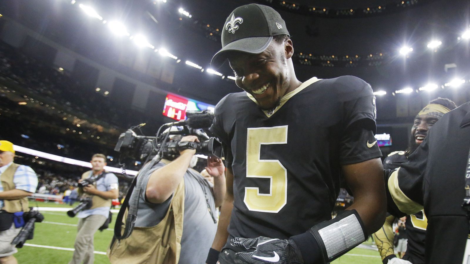 
                <strong>Diese Teams könnten um Teddy Bridgewater bieten</strong><br>
                Teddy Bridgewater hat laut übereinstimmenden Medienberichten einige Interessenten in der bevorstehenden Free Agency auf den Plan gerufen. Doch welche Teams können den Quarterback wirklich gebrauchen? ran.de verschafft einen Überblick.
              