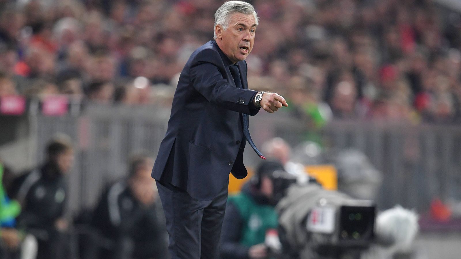 <strong>Platz 3: Carlo Ancelotti</strong><br>
                • Punkteschnitt: <strong>2,38 Punkte</strong><br>• Zeitraum: 07/2016 bis 09/2017