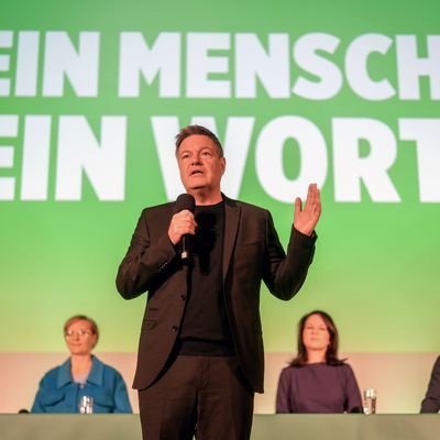 Grünen-Kanzlerkandidat Habeck will nicht am Fernsehduell zwischen ihm und der AfD-Kanzlerkandidatin Weidel teilnehmen.