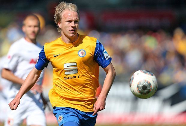 
                <strong>Der "Star": Havard Nielsen</strong><br>
                Der norwegische Nationalspieler kam in der letzten Winterpause und ist noch bis Ende der Saison von Salzburg ausgeliehen. In 16 Einsätzen gelangen Nielsen nur zwei Treffer. Eine Liga tiefer soll der Knoten beim Skandinavier nun endlich platzen.
              