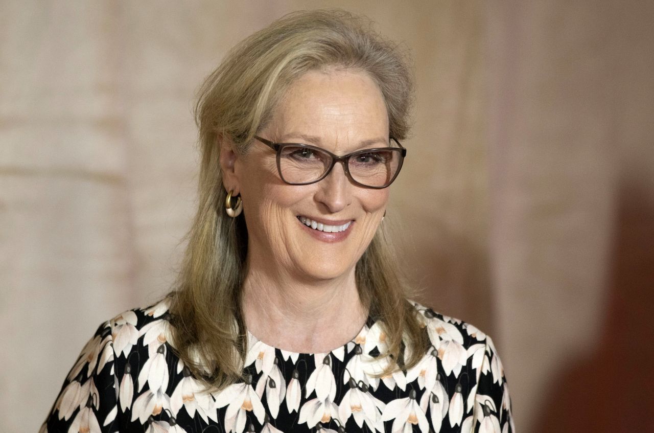 Die meisten Nominierungen für Schauspiel: In dieser Kategorie siegt Meryl Streep mit 21 Nominierungen zwischen 1979 und 2018. 17 davon erhielt sie als Hauptdarstellerin, vier für ihre Nebenrollen. Dreimal gewann sie einen Academy Award: als Nebendarstellerin in „Kramer gegen Kramer“ (1980), als Hauptdarstellerin in „Sophies Entscheidung (1983) und in „Die Eiserne Lady“ (2012).