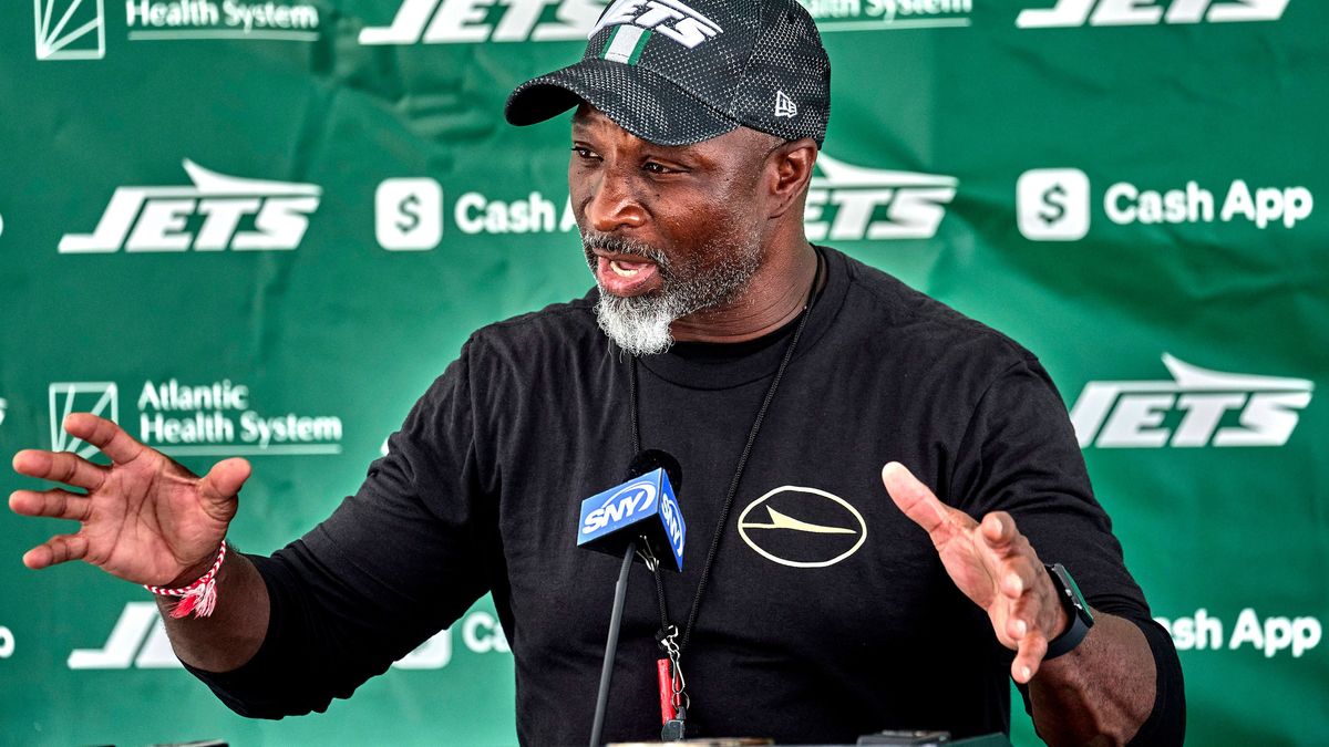 New York Jets head coach Aaron Glenn talks with media during training camp at the Atlantic Health Jets Training Center, Florham Park, New Jersey. CSM. Florham Park United States - ZUMAc04_ 20250726...