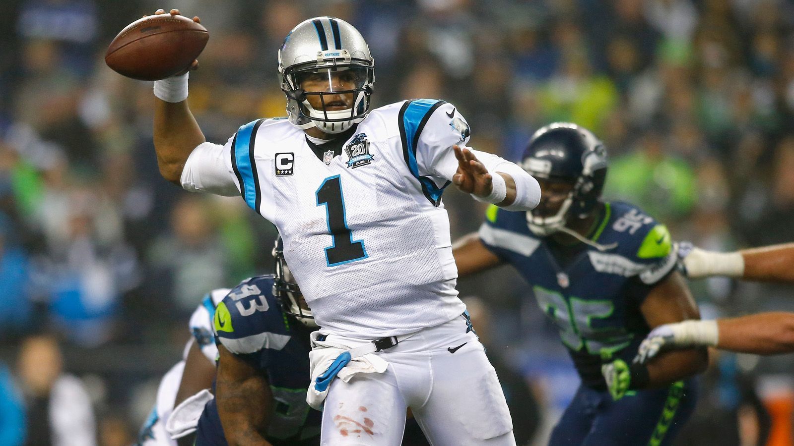 
                <strong>Carolina Panthers in der Saison 2014</strong><br>
                Ebenfalls mit einer negativen Bilanz sicherten sich die Carolina Panthers den Gewinn der NFC South. Mit einem 7:8:1-Record und einer Schlussserie von vier gewonnenen Spielen setzte sich die Mannschaft mit Quarterback Cam Newton gegen die New Orleans Saints (7:9), Atlanta Falcons (6:10) und Tampa Bay Buccaneers (2:14) durch.
              