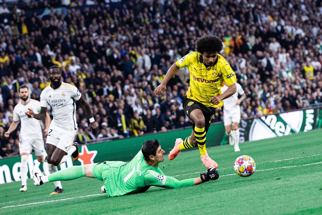 Real Madrid und Borussia Dortmund (hier: Karim Adeyemi, r.) trafen im Finale der Champions League aufeinander