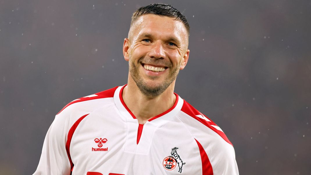 Lukas Podolski gewährt seltene Einblicke in sein Liebesleben.