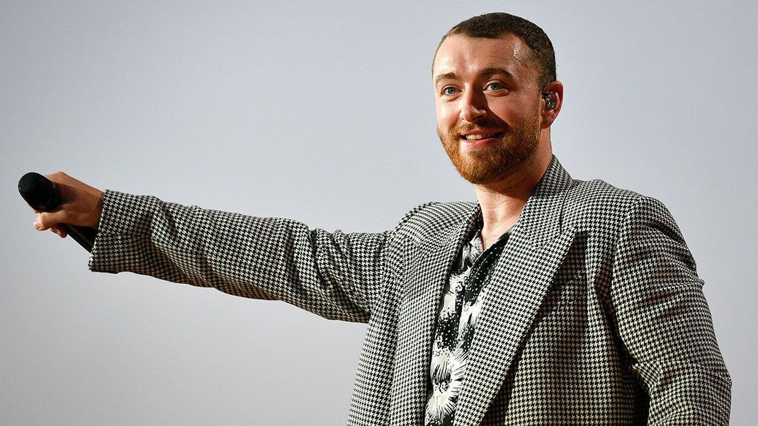 Sam Smith (they/them) setzt mit neuem Song ein Zeichen gegen Homophobie, Queer-Phobie und Transphobie.