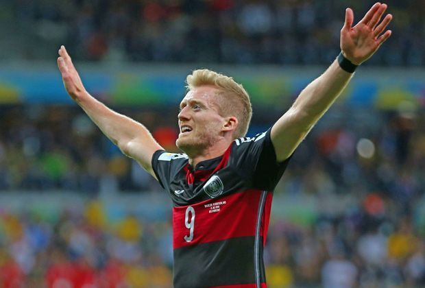 
                <strong>Platz 14: Andre Schürrle (10,4 Mio.)</strong><br>
                Der Außenstürmer vom FC Chelsea avancierte während der WM zum Superjoker. Mit 10,4 Millionen Euro Markenwert reiht sich der 23-Jährige auf dem 14. Platz ein.
              