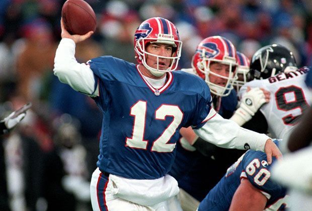 
                <strong>Buffalo Bills: Jim Kelly</strong><br>
                Vier mal stand Jim Kelly mit den Buffalo Bills im Super Bowl, konnte jedoch nie den Sieg erringen. Seine Rückennummer wird von den Bills nicht mehr vergeben und seine "K-Gun-Offensive" (Hurry-Up-Offense) ist legendär.
              