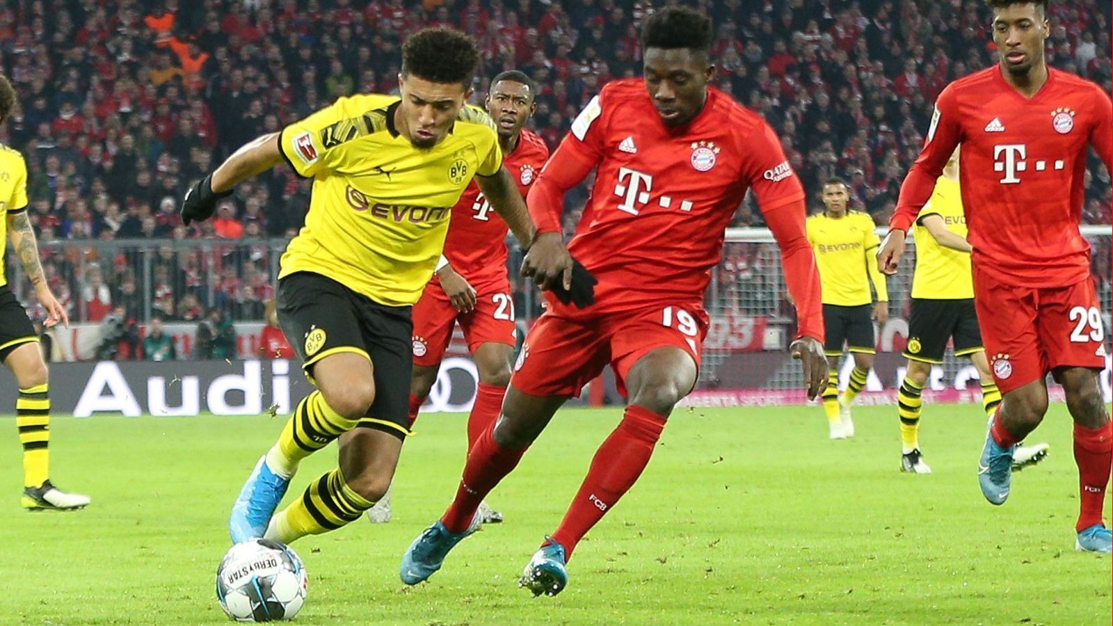 
                <strong>Jadon Sancho</strong><br>
                Es ist ein gebrauchter Abend für den Engländer. Nach seiner Sprunggelenksverletzung wirkt er lange nicht so spritzig wie gewohnt. In Ballbesitz verpasst er fast immer den richtigen Moment zum Abspiel, sein Zweikampfverhalten ist eine Frechheit. Nach 35 Minuten erlöst Favre den Shootingstar. ran-Note: 5
              