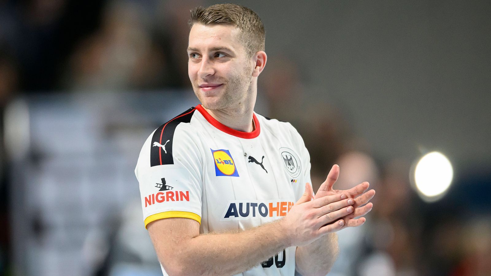 
                <strong>Lukas Mertens </strong><br>
                Mertens ist aufgrund seiner Schnelligkeit als "Speedy" bekannt.
              