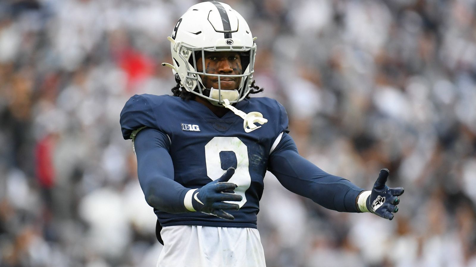 
                <strong>17. Pick: Pittsburgh Steelers - CB Joey Porter Jr. (Penn State)</strong><br>
                Nach dem Abgang von Cameron Sutton zu den Detroit Lions haben die Pittsburgh Steelers eine Lücke auf der Cornerback-Position, die mit Joey Porter Jr. besetzt wird. Nicht nur bleibt der Mann von Penn State damit im Bundesstaat, sein gleichnamiger Vater spielte und arbeitete nach seiner Karriere für die Pittsburgh Steelers.
              