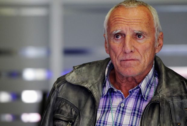 
                <strong>Dietrich Mateschitz</strong><br>
                RasenBallsport Leipzig hat es vor allem durch Dietrich Mateschitz in die zweithöchste Spielklasse geschafft. Schon in seiner Heimat Österreich hat er das Salzburger Team aufgepeppelt und zu Titeln geführt. Bisher investierte der 70-Jährige 100 Millionen Euro in den Verein.
              