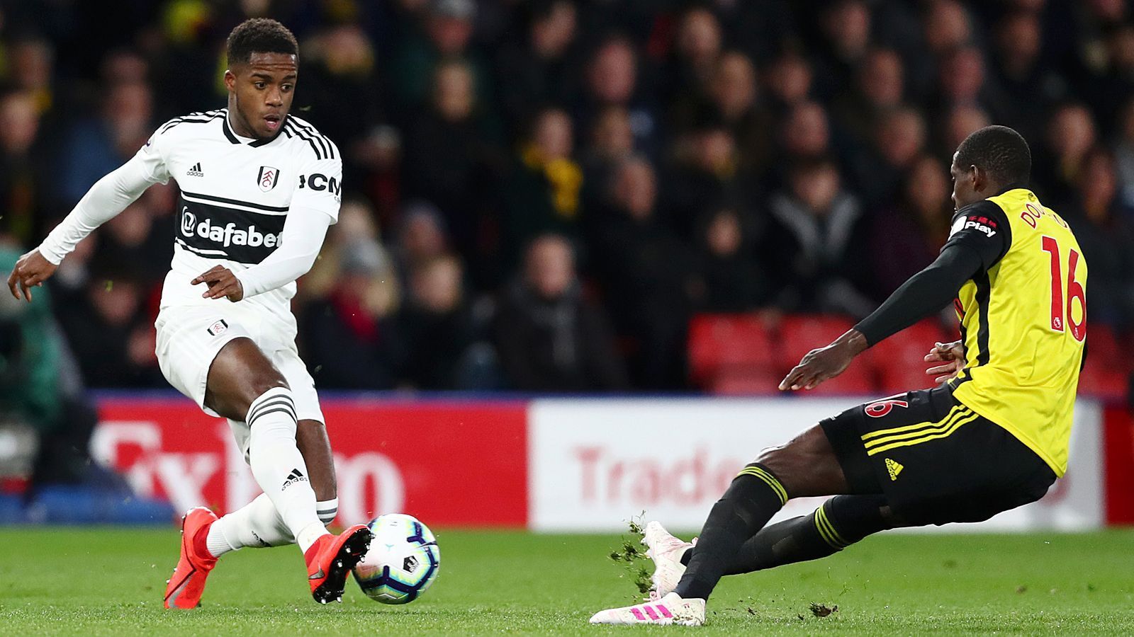 
                <strong>Ryan Sessegnon (Tottenham Hotspur)</strong><br>
                "Vielseitig" ist das Wort, das Ryan Sessegnon am besten beschreibt. Der 19-Jährige kann auf der linken Seite in Abwehr, Mittelfeld oder als Flügelstürmer eingesetzt werden. Auch auf der rechten Seite und sogar als Mittelstürmer tobte sich der Linksfuß für seinen Ex-Klub Fulham schon aus. Sein neuer Trainer Mauricio Pochettino dürfte Freude am jungen Engländer und dessen klugen Aktionen in der Offensive haben.
              