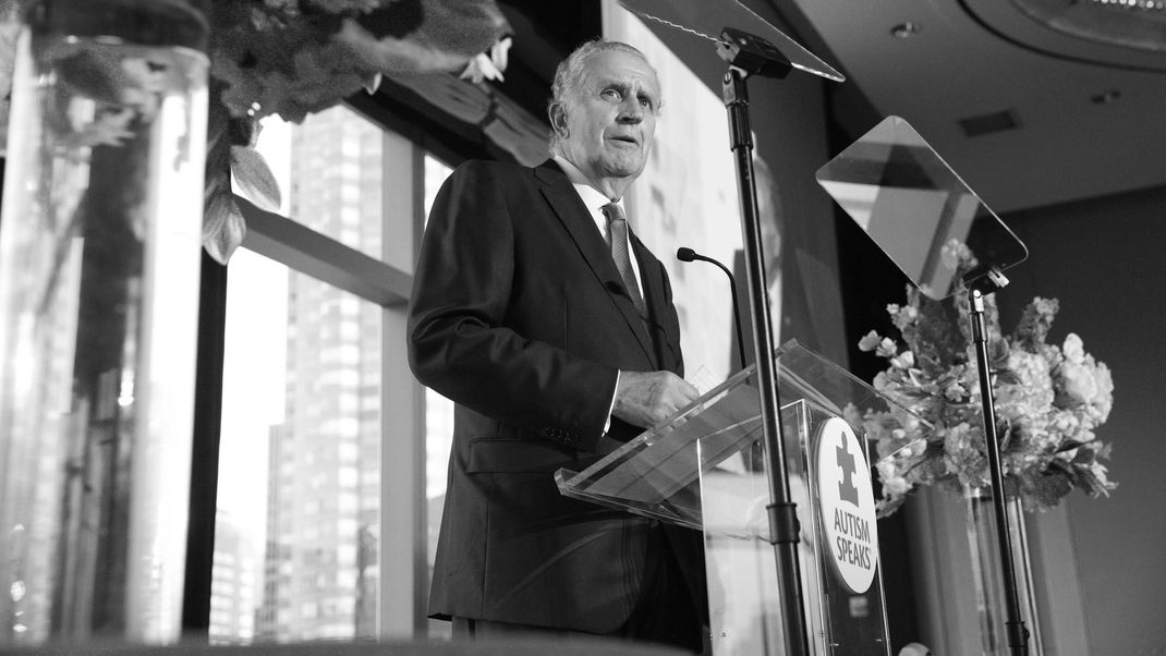 NEW YORK, NY - JUNE 13:  Paul Tagliabue speaks at the Autism Speaks: Game Changers Gala 2017 at Mandarin Oriental New York on June 13, 2017 in New York City.  (Photo by Rob Kim/Getty Images for Autism Speaks)