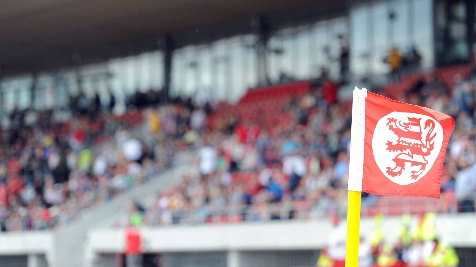 
                <strong>2017/18: KSV Hessen Kassel</strong><br>
                Der KSV Hessen Kassel gab auf einer Pressekonferenz 2017 bekannt, dass der Verein 400.000 Euro Verbindlichkeiten während des laufenden Spielbetriebs der Saison und etwa 1,1 Millionen Euro Schulden angesammelt hatte. Ferner fehlten 900.000 Euro an Sponsorengeldern für die folgende Saison der Regionalliga. Folge: 2017 stellte der Verein am Amtsgericht Kassel einen Insolvenzantrag. Durch den Abzug von neun Punkten rutschte Kassel auf einen Abstiegsplatz und musste den Gang in die Hessenliga antreten, wo der Klub heute noch spielt.
              