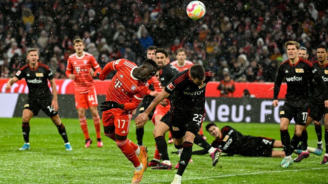 Der FC Bayern meldet sich an der Tabellenspitze zurück.