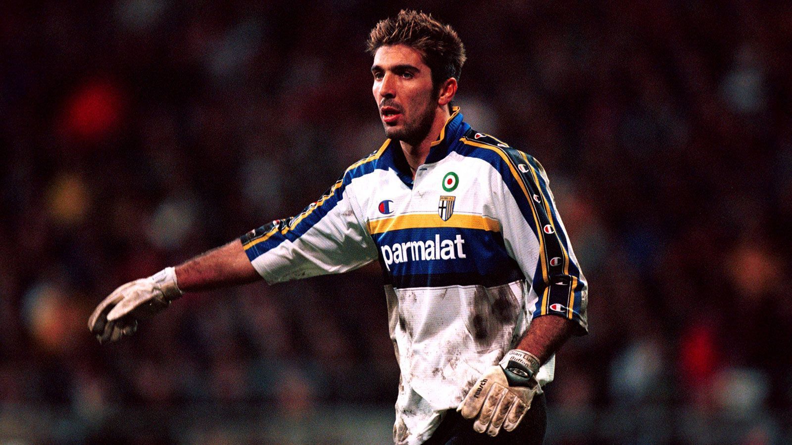 
                <strong>Gianluigi Buffon (FC Parma)</strong><br>
                Zeitspanne: 1991 (Jugend) bis Juli 2001 - Aktuelles Team: Juventus Turin
              