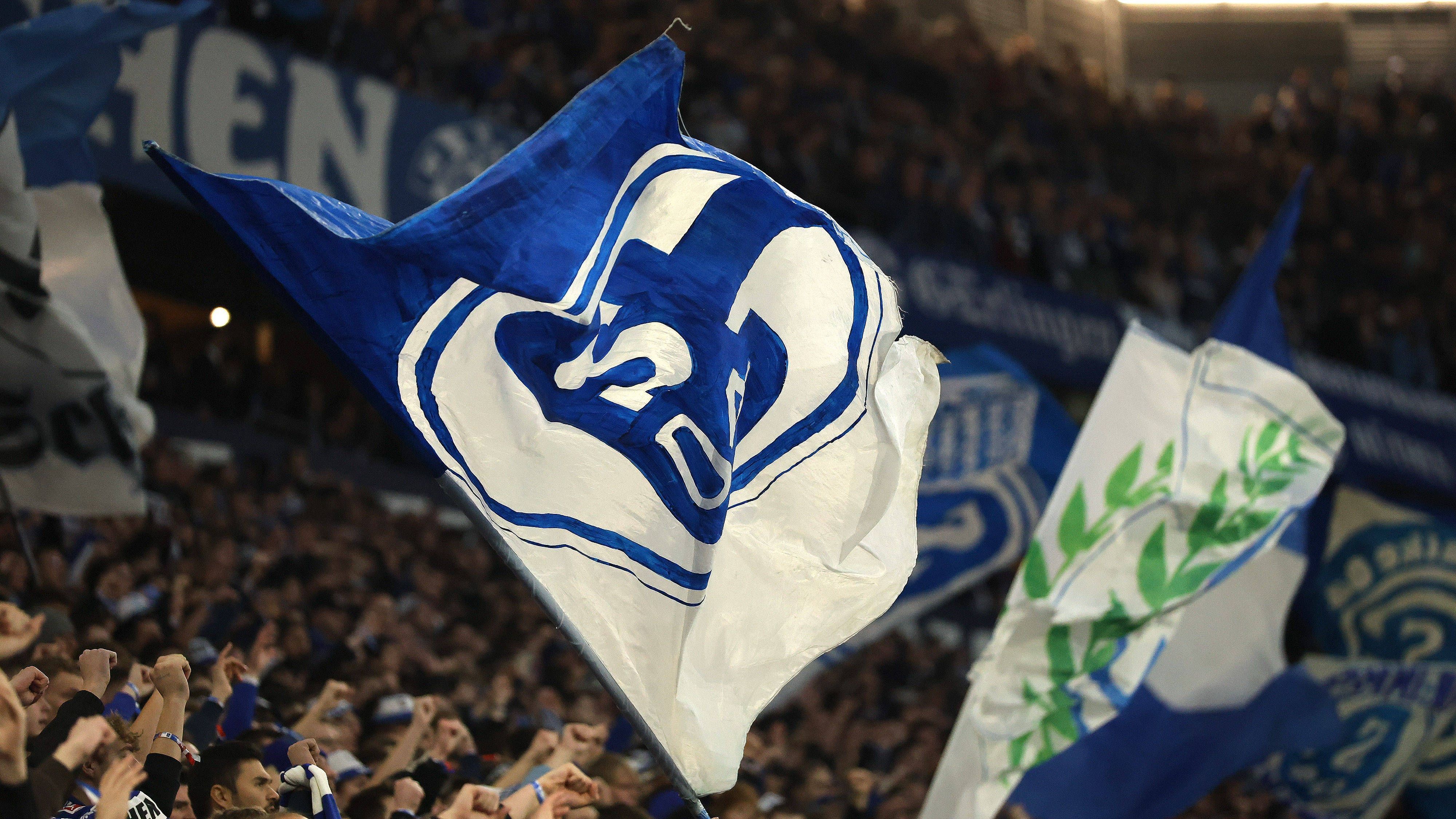 <strong>8. Platz: FC Schalke 04 - 1.832 Spiele</strong><br>Siege: 700<br>Unentschieden: 463<br>Niederlagen: 669