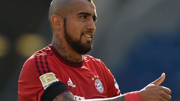 
                <strong>Zentrales Mittelfeld: Arturo Vidal</strong><br>
                Zentrales Mittelfeld: Arturo Vidal. Der Chilene ist der einzige Spieler in dieser Top-Elf, der IN die Bundesliga wechselt. 37 Millionen kostet er den FC Bayern München. Das zentrale Mittelfeld bildet er zusammen mit ...
              