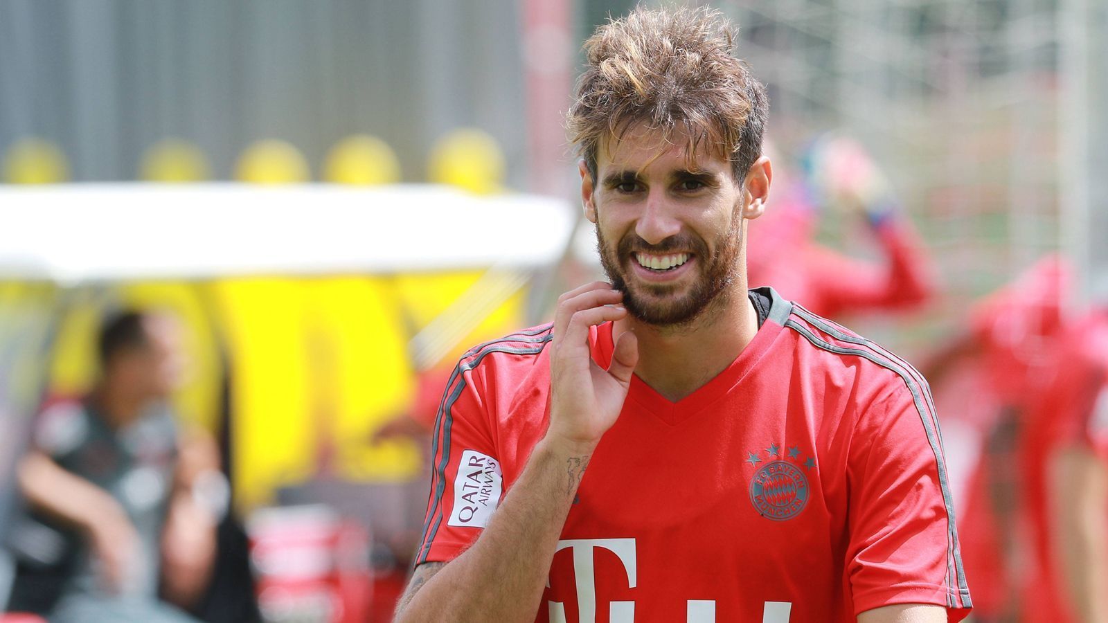 
                <strong>Javi Martinez</strong><br>
                Ähnlich sieht es bei Javi Martinez aus, auch der Spanier freut sich nach rund sechs Wochen Pause auf die erste Trainingseinheit beim FC Bayern. Der 30-Jährige geht in seine mittlerweile achte Saison für den Rekordmeister.
              