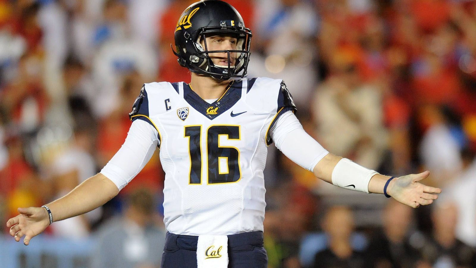 
                <strong>Jared Goff (Los Angeles Rams)</strong><br>
                College: California Golden BearsPosition: QuarterbackCollege-Stats: 12195 YDS - 96 TD - 30 INTIn der NFL seit: 2016
              