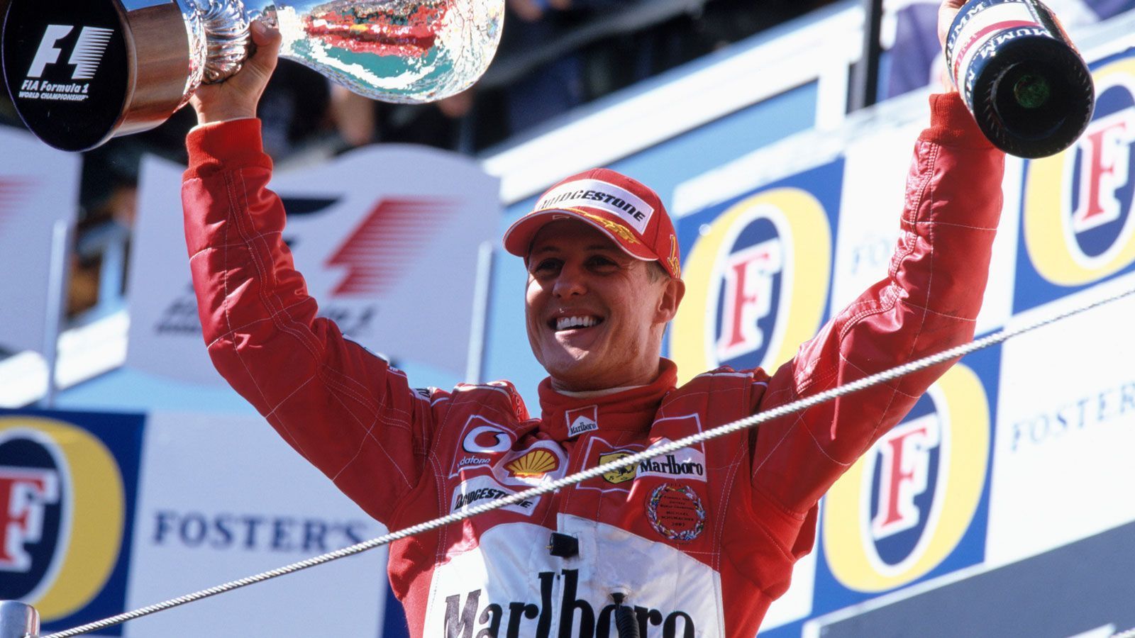 
                <strong>"Schumi" einsame Spitze</strong><br>
                Die meisten Siege in Imola gehen auf das Konto von Michael Schumacher. Der Kerpener gewann sieben Rennen auf der Strecke, so auch im Jahr 2006, als die Formel 1 zuletzt dort gastierte. Von 1999 bis 2004 triumphierte sogar jedes Jahr ein Schumacher auf der Strecke, Bruder Ralf konnte 2001 seinen ersten Formel-1-Sieg in Imola bejubeln. Auch Heinz-Harald Frentzen feierte im "Autodromo Internazionale Enzo e Dino Ferrari" 1997 seinen ersten Sieg in der Königklasse, somit gewann keine andere Nation öfter ein Formel-1-Rennen in Imola.
              