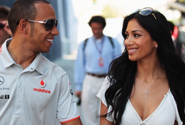 
                <strong>Nicole Scherzinger</strong><br>
                Sie sind/waren wohl das Glamour-Paar der Formel 1-Szene. Lewis Hamilton und Nicole Scherzinger. Seit Jahren führen die beiden eine on-/off-Beziehung
              