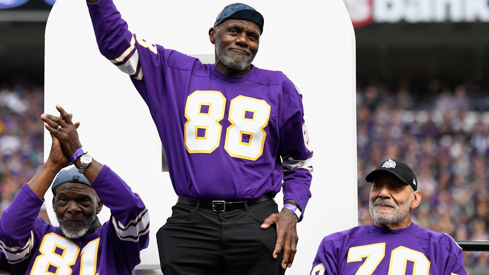 <strong>Minnesota Vikings</strong><br>10 - Fran Tarkenton<br>53 - Mick Tingelhoff<br>70 - Jim Marshall<br>77 - Korey Stringer<br>80 - Cris Carter<br>88 - Alan Page