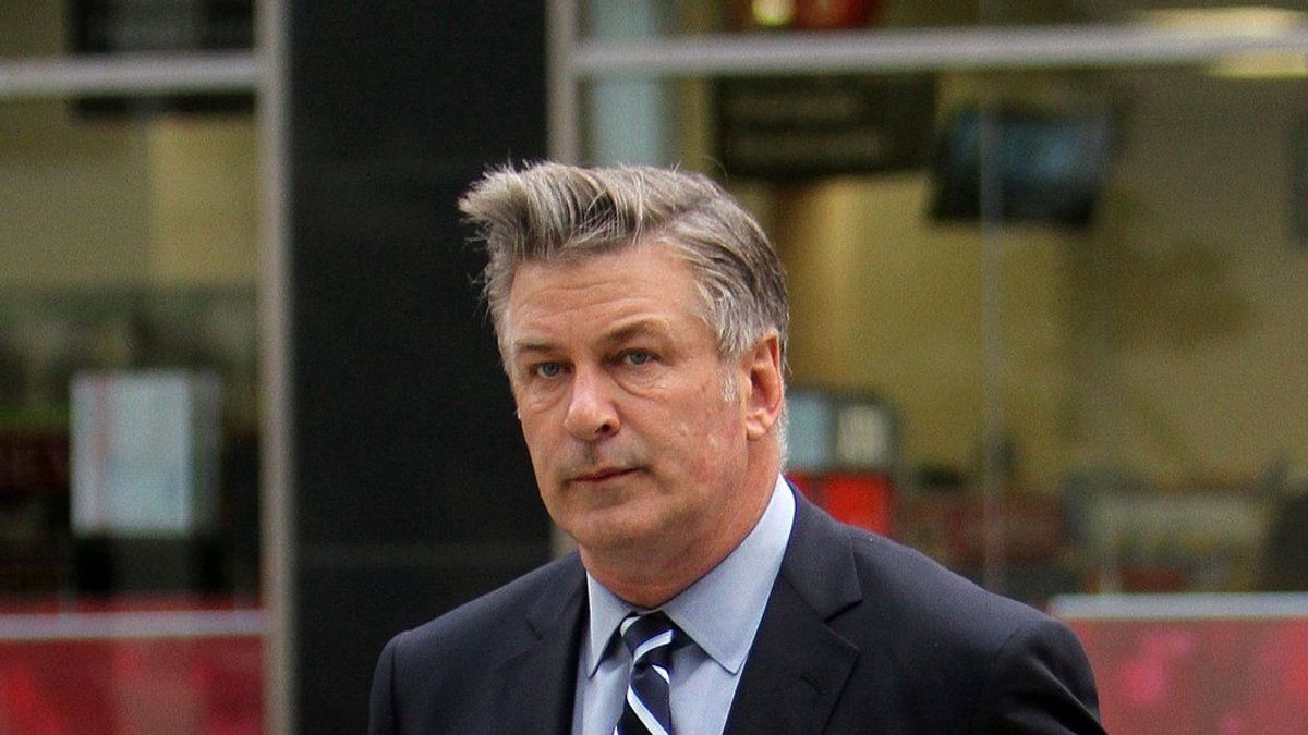 Alec Baldwin weist Vorwürfe der fahrlässigen Tötung weiter von sich.