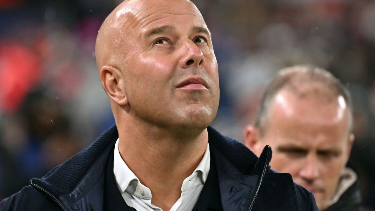 Pokerface: Arne Slot lässt die Wirtz-Position offen