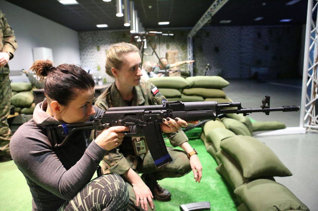 Das eintägige Programm "Trainiere mit der Armee" soll das Interesse der Bürger:innen an der polnischen Armee wecken.