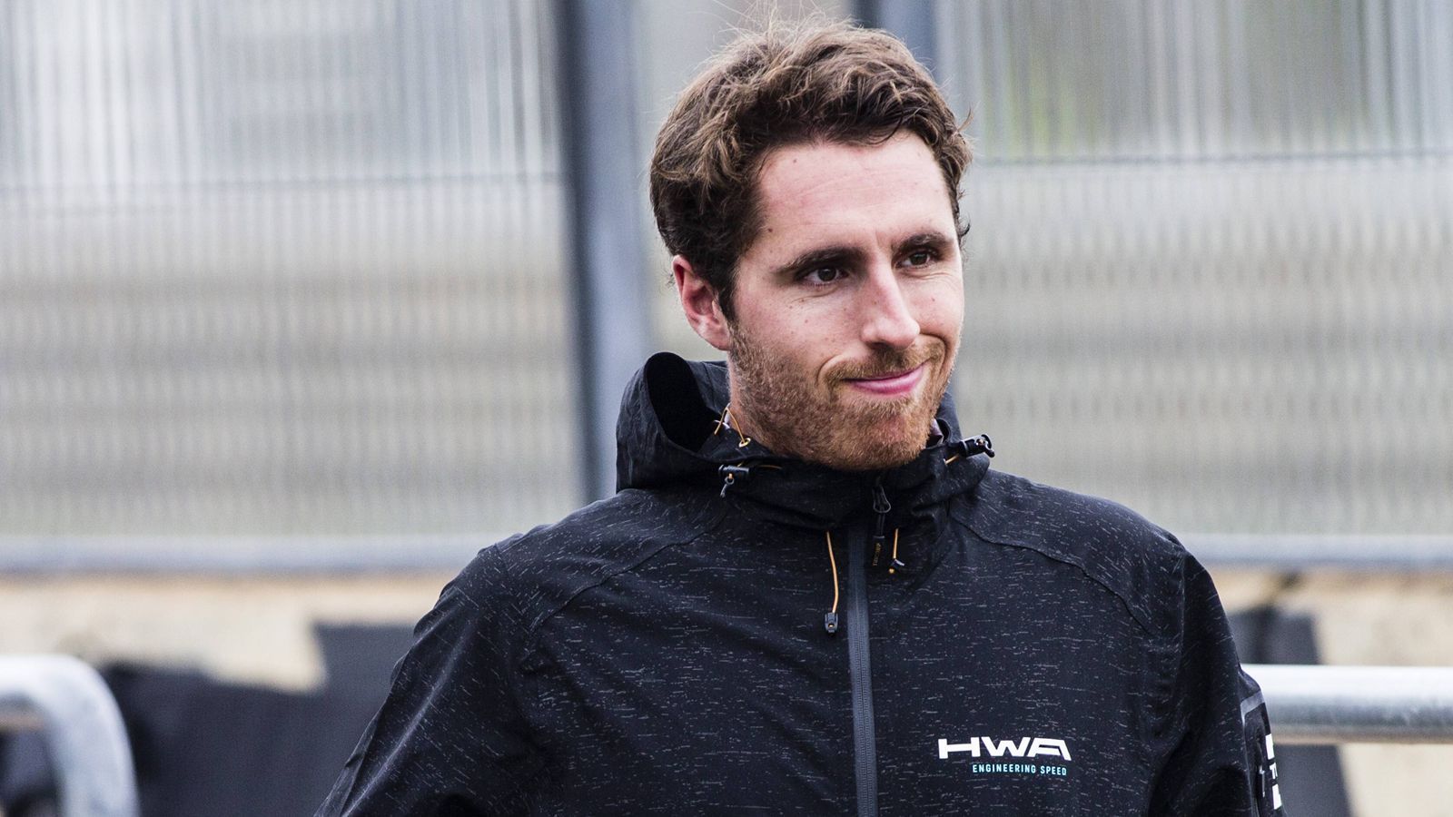 
                <strong>23 Daniel Juncadella (Aston Martin)</strong><br>
                Auch der Spanier stand nach dem Mercedes-Abschied aus der DTM erstmal ohne Job da. Klar war: Mit der Aufgabe als Ersatzfahrer für HWA in der Formel E ist er nicht ausgelastet. Und da die Erfahrung aus fünf DTM-Saisons Aston Martin nicht schaden wird, wurde auch er verpflichtet.
              