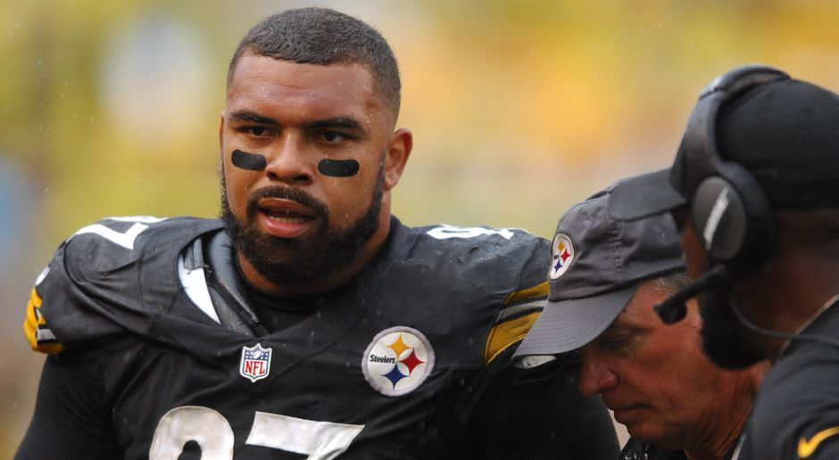 
                <strong>Cameron Heyward (Defensive End, Pittsburgh Steelers)</strong><br>
                Rückschlag für die Pittsburgh Steelers. Defensive End Cameron Heyward hat via Instagram sein Saison-Ende verkündet. Bei der 30:35-Niederlage gegen die Cowboys hatte sich der 27-Jährige schwer verletzt. Dabei soll ihm der Brustmuskel gerissen sein, eine Operation unumgänglich sein. Mit 14,5 Sacks in den letzten beiden Spielzeiten gehört Heyward zu den Stützen in der Steelers-Defense.
              