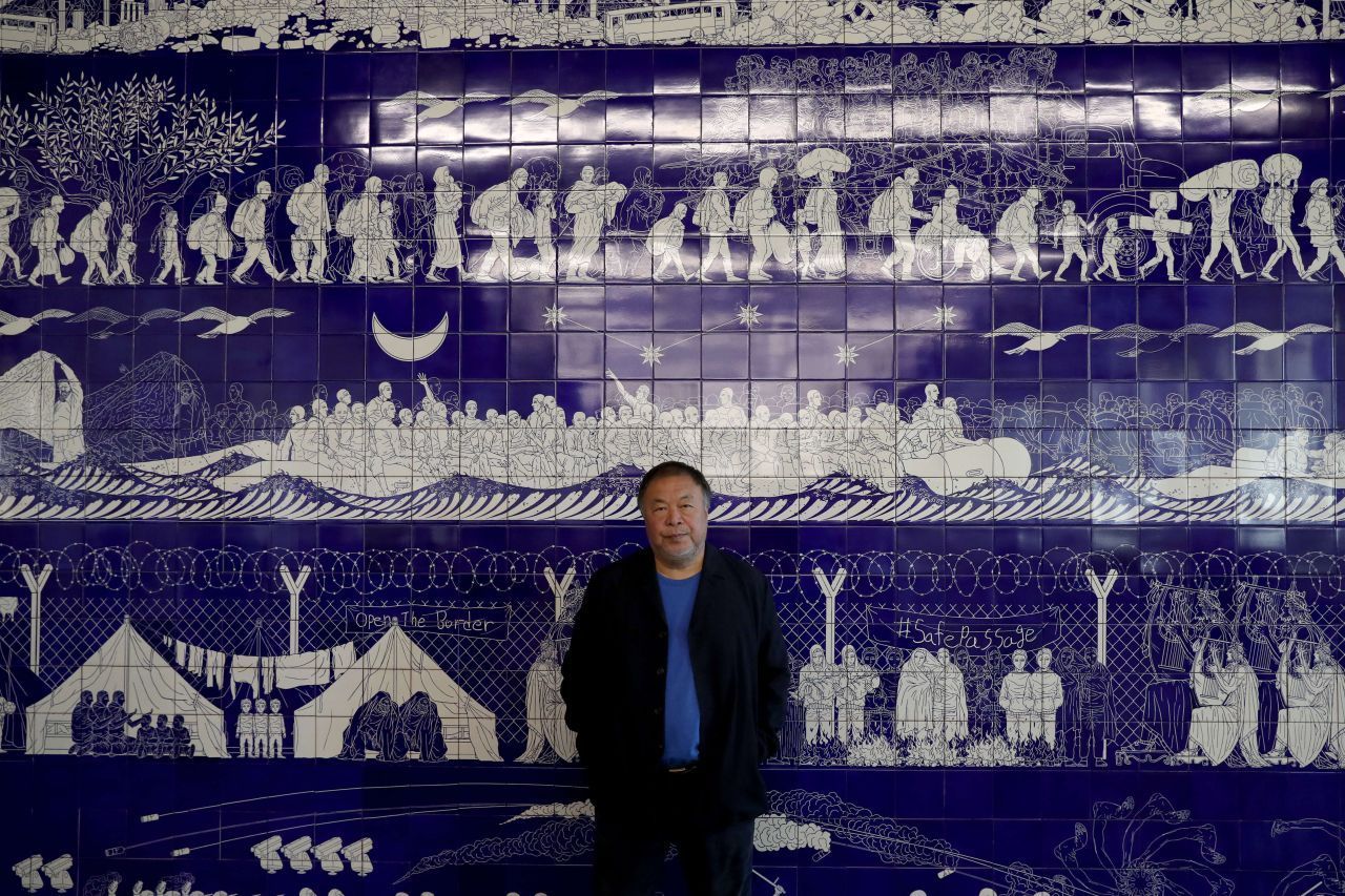Verfolgung von Künstlerinnen und Künstlern: Prominentes Beispiel ist der Künstler Ai Weiwei. Nachdem er sich kritisch über das Regime geäußert hatte, die Zwangsräumung seines Ateliers öffentlich machte und unter anderem Umweltzerstörung wie mangelnde Bildungschancen in China anprangerte, inhaftierte ihn der Staat 2011 erstmals. Sein Pass wurde eingezogen, seine Frau erhielt Redeverbot und viele seiner Mitarbeiter verschwanden